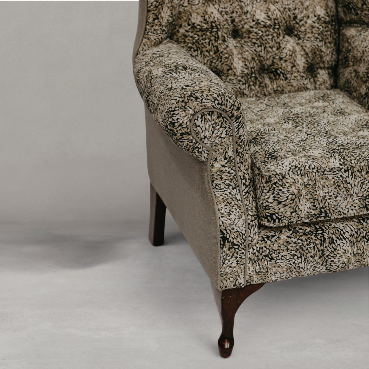Verin Wingback | Olive