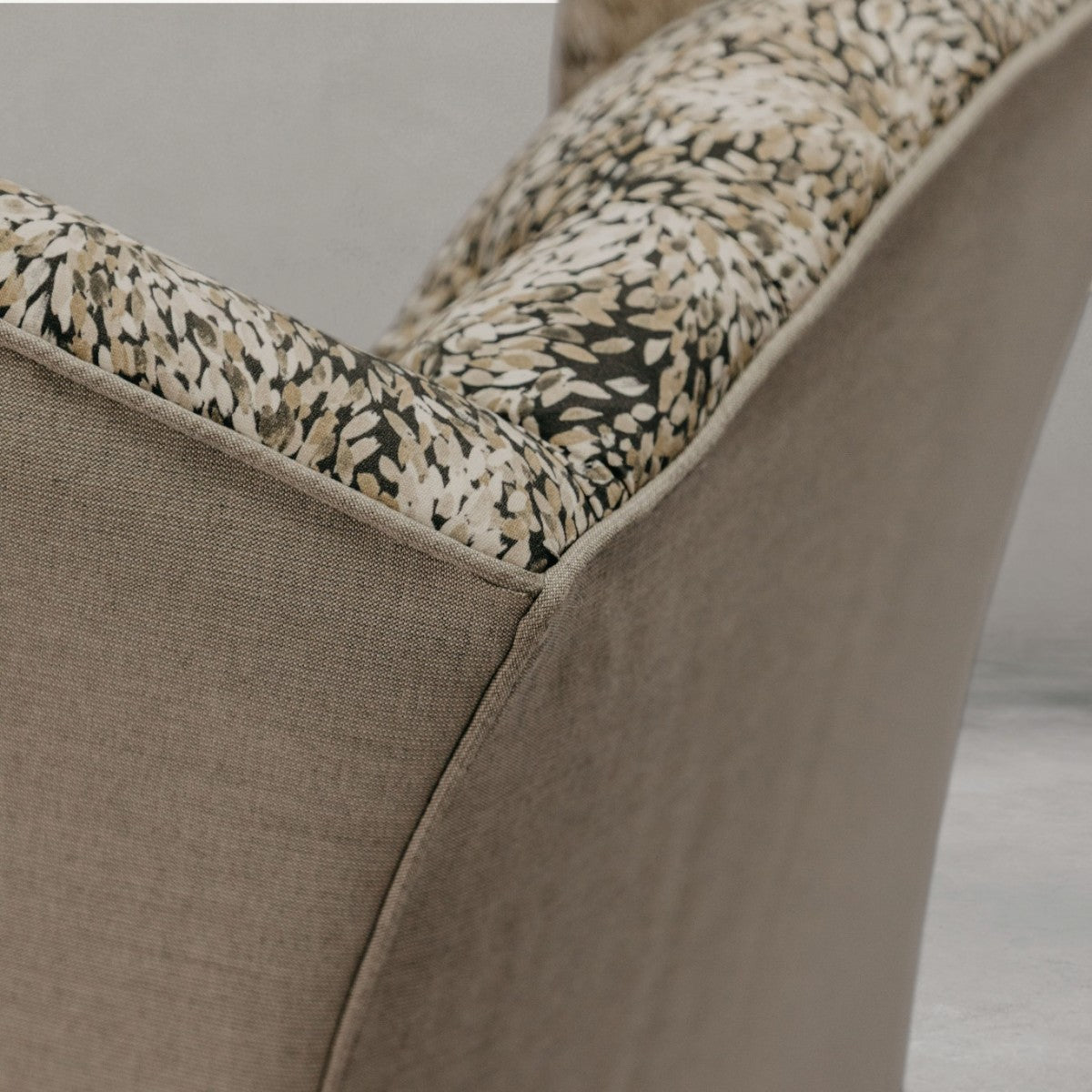 Verin Wingback | Olive